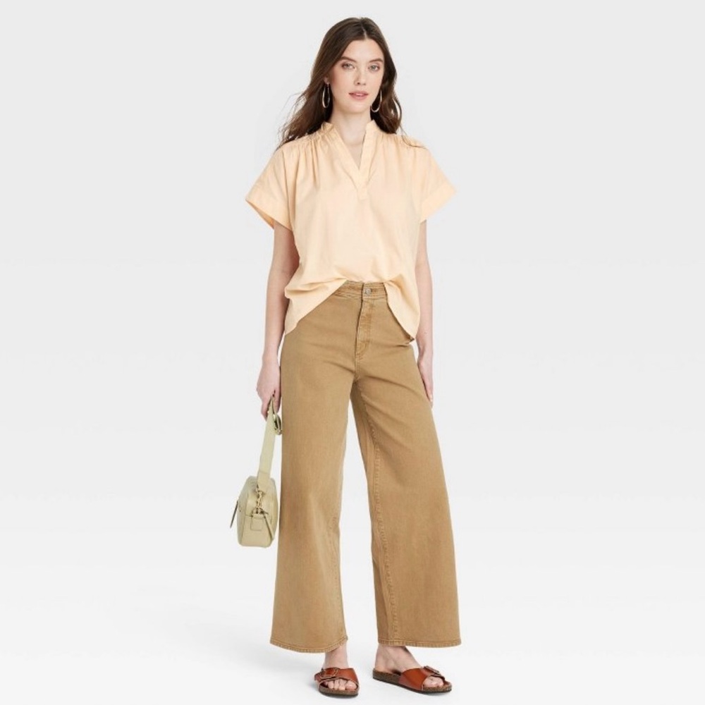 Women's Cream/Peach V-Neck Top - Picture 2 of 2